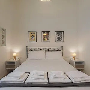 Luxury In The Heart Of Out Of Ztl Apartment